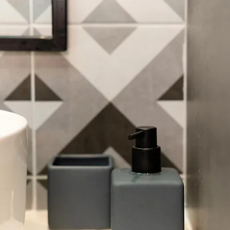 Valaoritou 3 Luxury Apartment